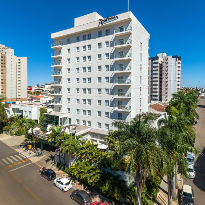 Lu Novais- Radisson 1